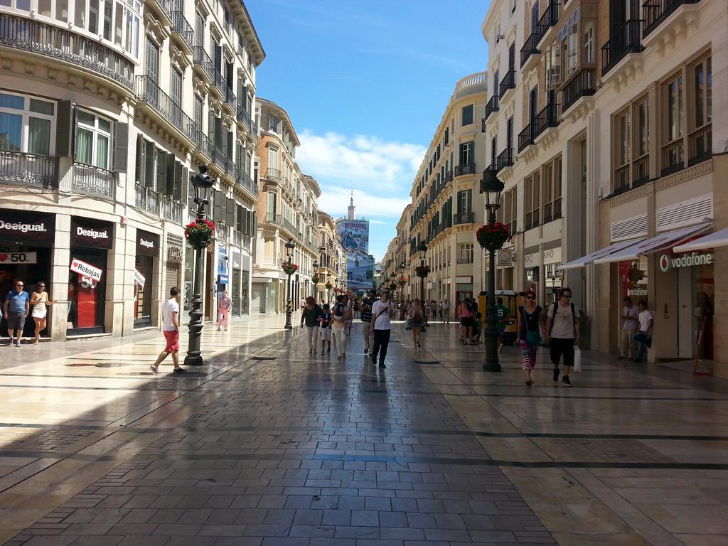 Apartamentos Alamos Malaga Bilik gambar