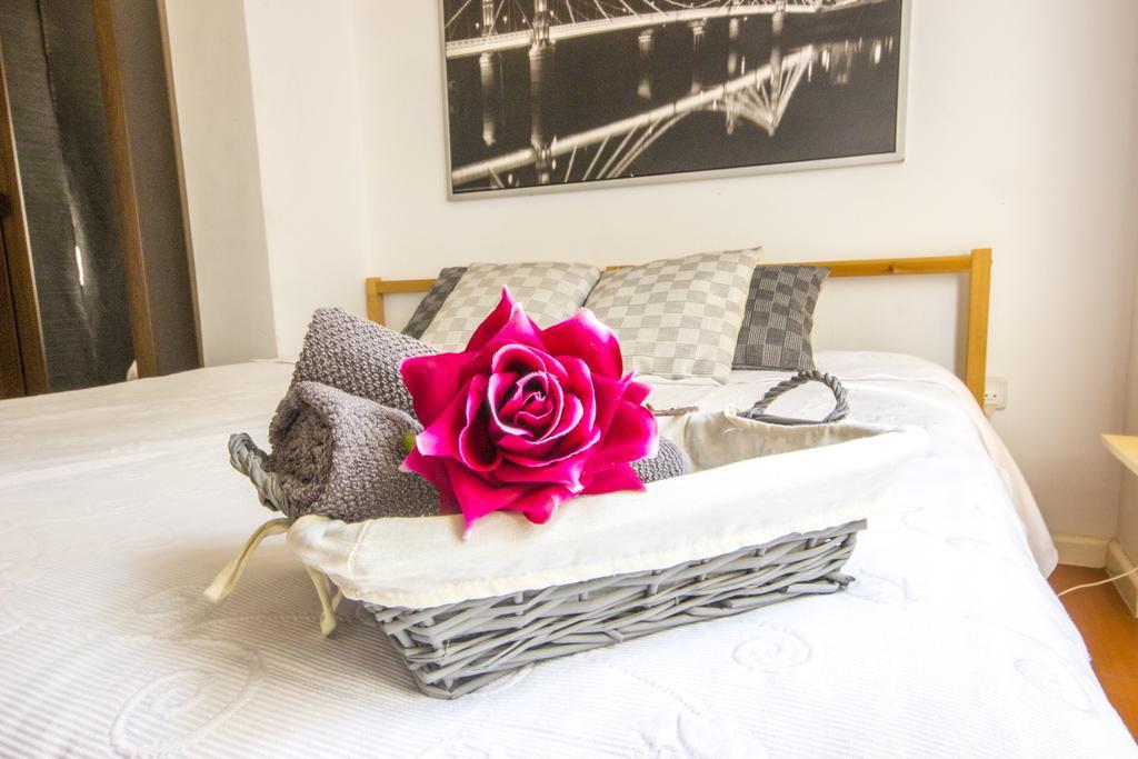 Apartamentos Alamos Malaga Bilik gambar